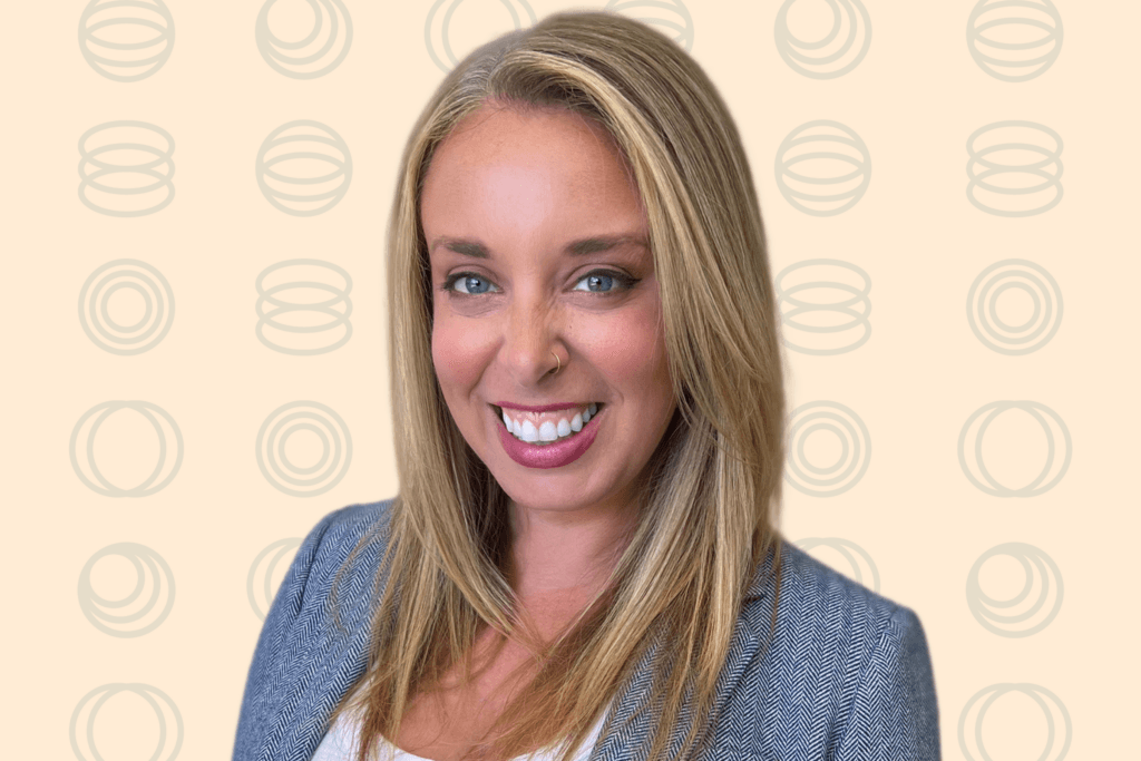 lizzie serber headshot with logo background